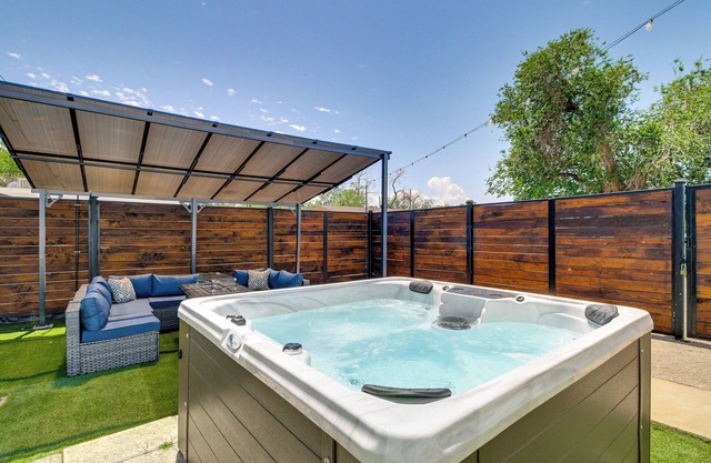 Newly Renovated Albuquerque Retreat w/Pool Table
