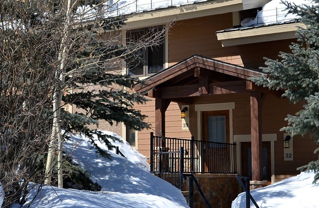 Newly Renovated! - Backyard Forest View on All Three Floors, 30' to Pool/Hot Tub