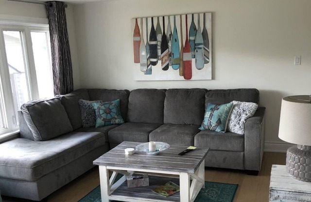 Newly Renovated 4 season cottage