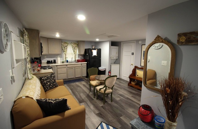 Newly Renovated Completely Furnished Two Bedroom Cottage
