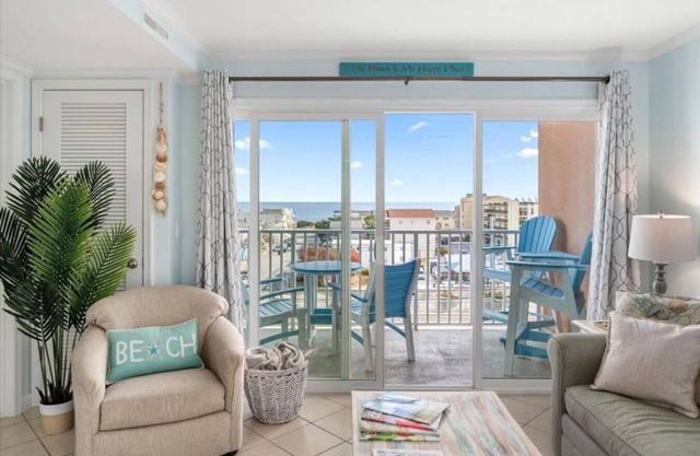 Newly Renovated Makai Condo!