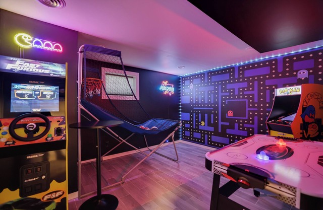 NEWLY RENOVATED! Pac Man Arcade, Hot Tub, Game Room