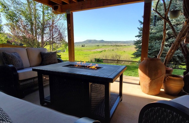 Newly renovated private downstairs cottage