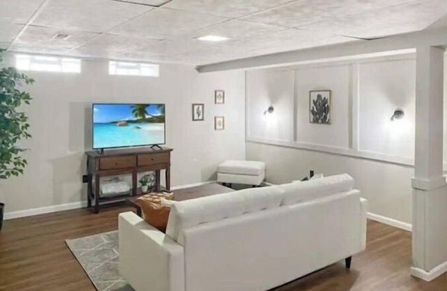 Newly Renovated Private Cozy & Conveniently Located
