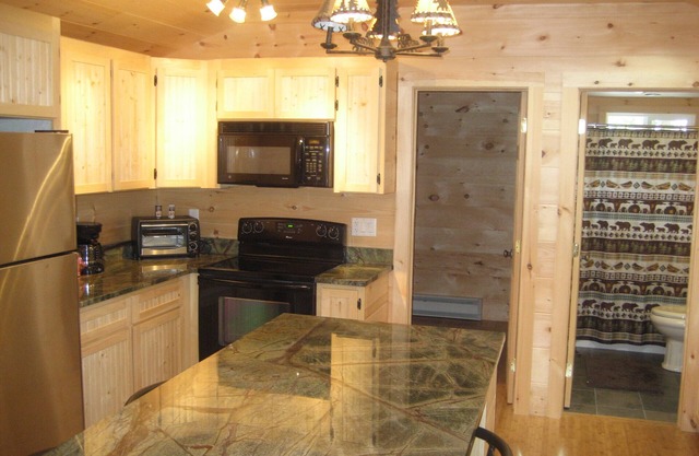 Newly Renovated Rustic Cabin
