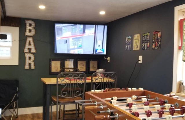 Newly renovated. Tailgate here & walk to the game!