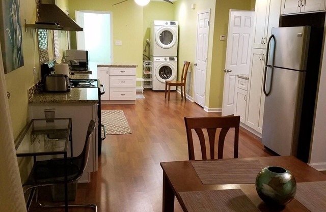 Nice 1 bedroom 1 1/2 bath guest-house /apartment for your enjoyment!