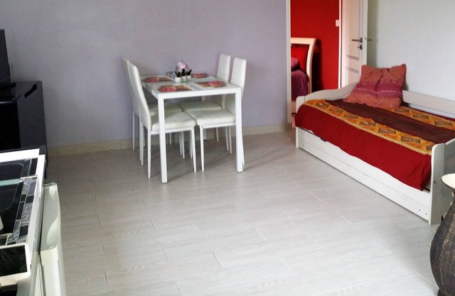 NICE 2 35m2 rooms with garden and bbq area
