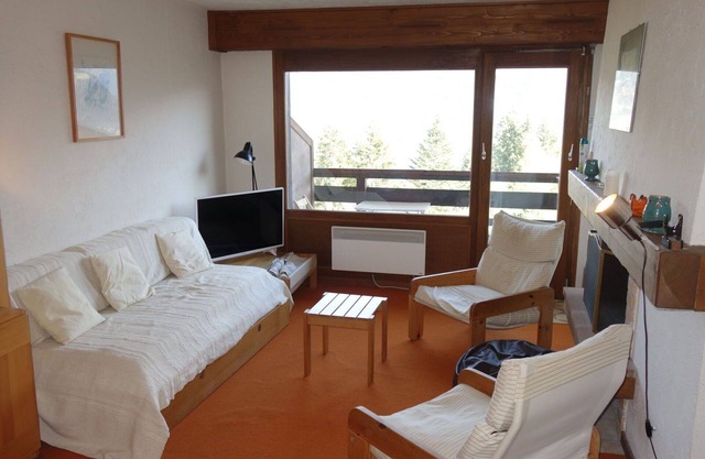 Nice apartment for 5 people with pool, WIFI, TV and balcony