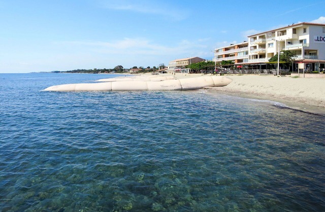 Nice apartment in villa for 6 people with WIFI, TV, terrace, pets allowed and parking