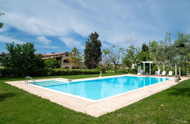 Nice apartment for 4 people with WIFI, A/C, pool, TV, patio, pets allowed and parking