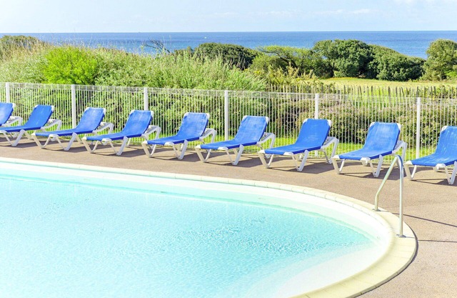 Nice apartment for 4 people with pool, WIFI, TV, terrace, pets allowed and parking