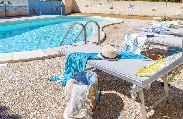Nice apartment for 6 people with WIFI, pool, A/C, TV and patio