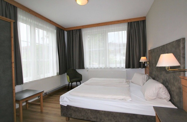 Nice apartment for 10 people with pool, WIFI, TV, terrace and pets allowed