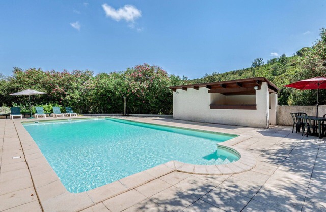 Nice apartment for 10 people with A/C, WIFI, pool, TV, patio, pets allowed and panoramic view