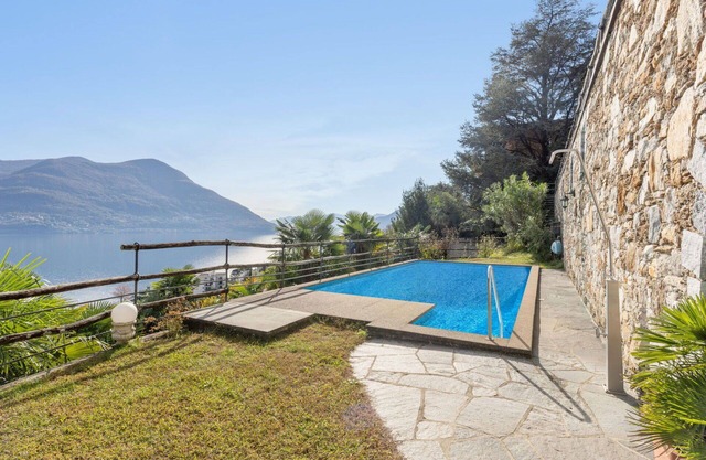 Nice apartment for 2 people with WIFI, pool, TV, terrace, pets allowed and parking