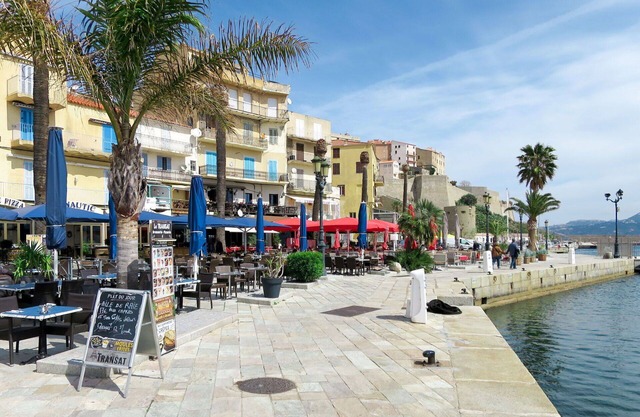 Nice apartment for 2 people with pool, A/C, WIFI and terrace