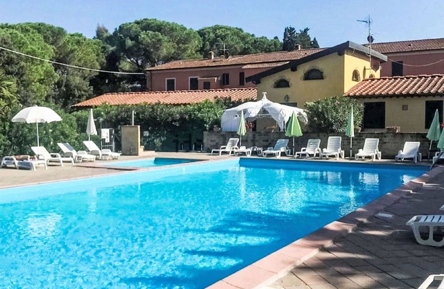 Nice apartment for 3 guests with WIFI, A/C, pool, TV and pets allowed
