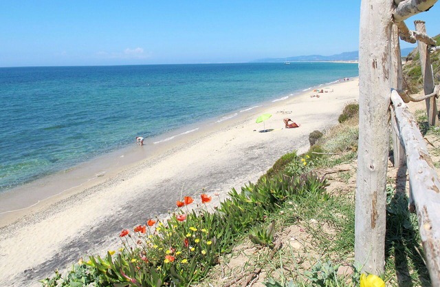 Nice apartment for 3 people with A/C, pool, TV, terrace and panoramic view