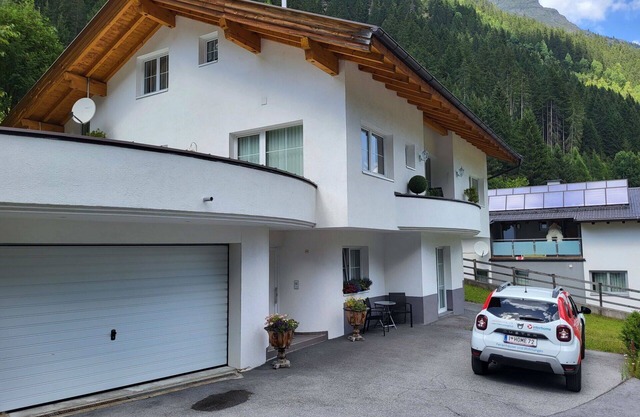 Nice apartment for 4 guests with TV, terrace and parking