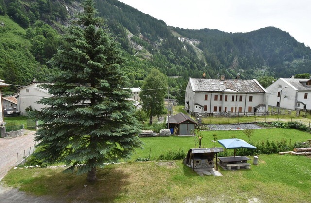 Nice apartment for 4 guests with WIFI, TV, terrace and pets allowed