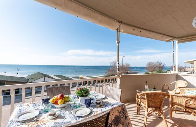 Nice apartment for 4 people with WIFI, TV, terrace, pets allowed and parking