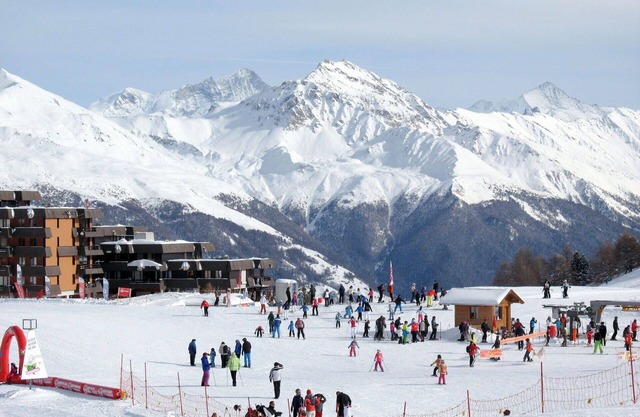 Nice apartment for 4 people with WIFI, pool, TV, balcony, pets allowed and panoramic view