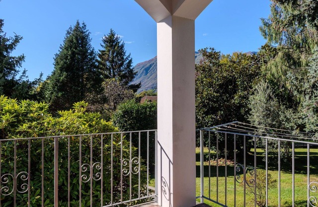 Nice apartment for 5 people with WIFI, TV, terrace, pets allowed and parking