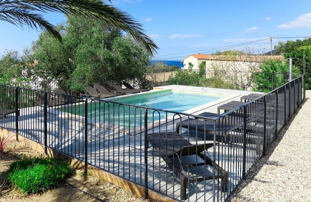 Nice apartment for 5 people with WIFI, pool, A/C, TV, terrace and parking