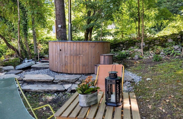 Nice apartment for 5 people with hot tub, WIFI, patio and pets allowed