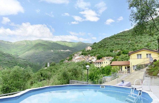 Nice apartment for 6 guests with pool, TV, terrace, pets allowed, panoramic view and parking