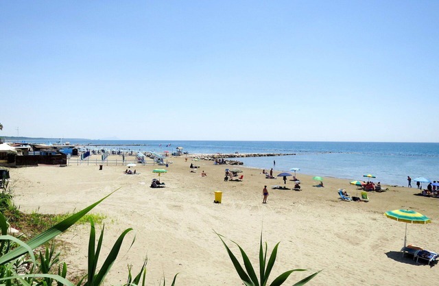 Nice apartment for 6 guests with WIFI, A/C, TV and terrace
