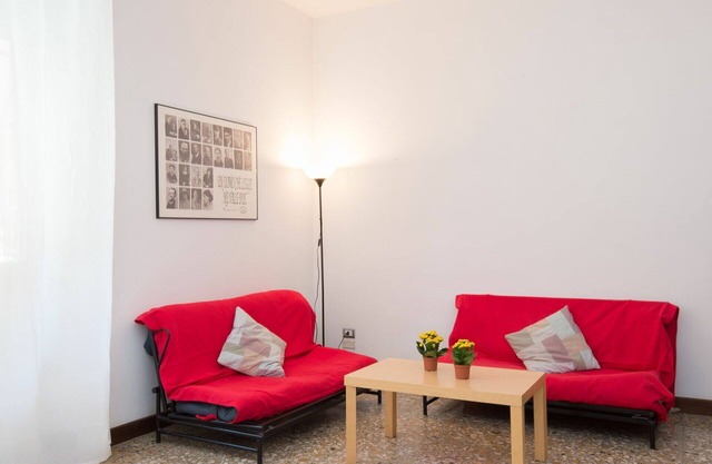 Nice apartment for 6 guests with WIFI, A/C, TV and pets allowed