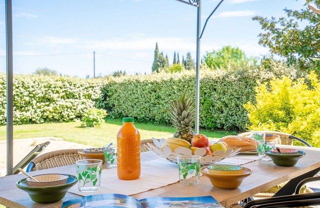 Nice apartment for 6 people with WIFI, private pool, TV, patio and parking