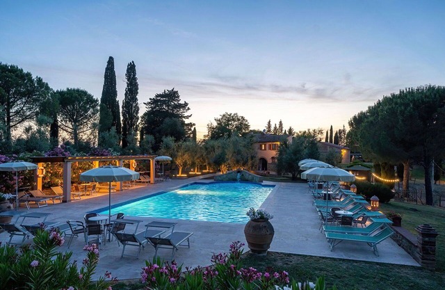 Nice apartment for 6 people with WIFI, pool, A/C, TV, pets allowed, panoramic view and parking