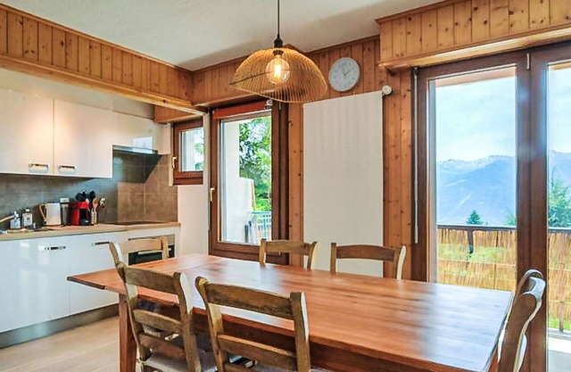 Nice apartment for 7 guests with WIFI, TV and balcony