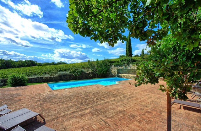Nice apartment for 7 people with A/C, pool, TV, pets allowed, panoramic view and parking