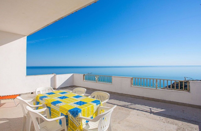 Nice apartment for 7 guests with WIFI, TV, terrace and pets allowed