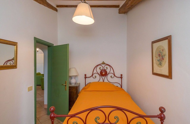 Nice apartment for 7 guests with WIFI, TV and parking