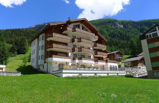 Nice apartment for 8 people with WIFI, hot tub, TV and balcony