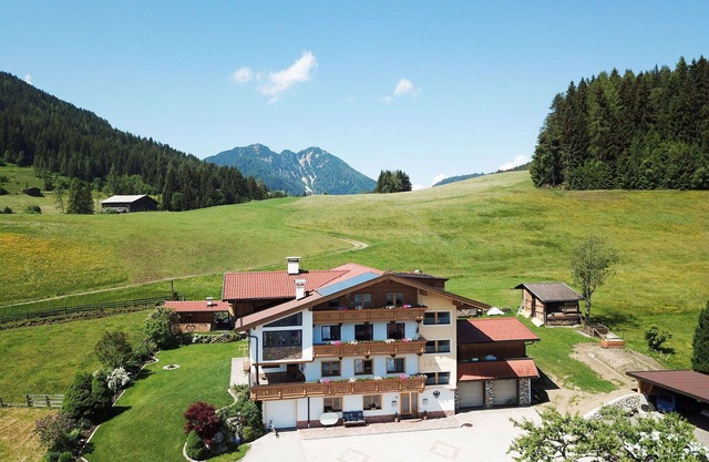 Nice apartment for 4 guests with WIFI, TV, balcony and parking