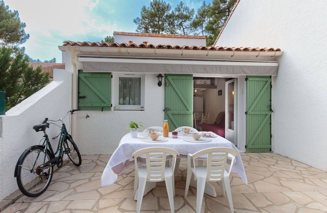 Nice apartment for 4 guests with WIFI, TV, terrace, pets allowed and parking