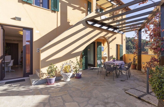 Nice apartment for 6 guests with A/C, WIFI, TV, terrace, pets allowed and parking