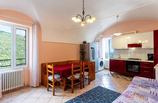 Nice apartment for 4 people with WIFI, pets allowed and parking