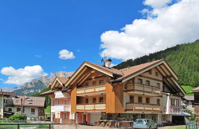 Nice apartment for 6 people with WIFI, TV, balcony and parking