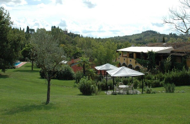 Nice apartment for 4 people with pool, WIFI, TV and parking
