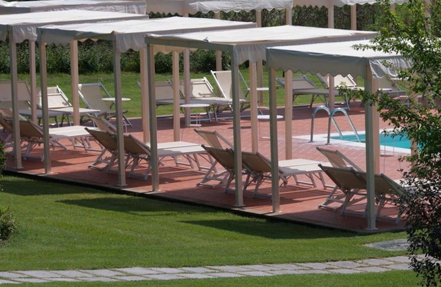 Nice apartment for 4 guests with WIFI, A/C, pool, TV and parking