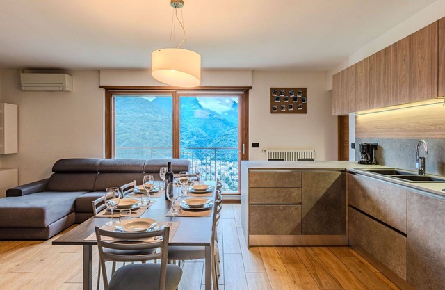 Nice apartment for 6 people with WIFI, A/C, TV, patio and pets allowed