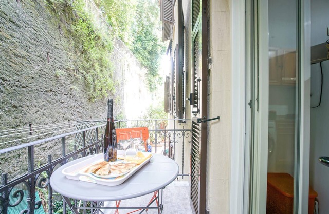 Nice apartment in Genova with WiFi