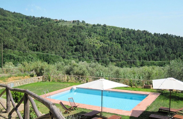 Nice apartment in villa for 6 people with WIFI, pool, TV, terrace and parking